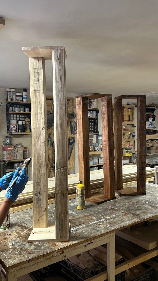 Pedestal madera maciza