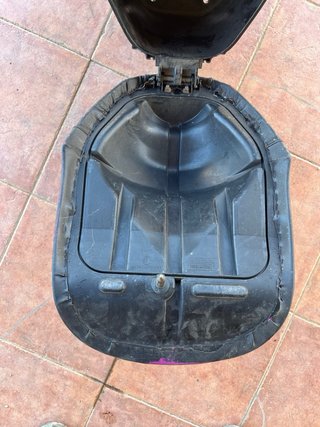 Asiento y Baúl Yamaha Aerox