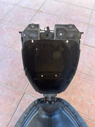 Asiento y Baúl Yamaha Aerox