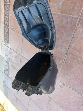 Asiento y Baúl Yamaha Aerox