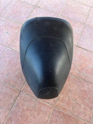Asiento y Baúl Yamaha Aerox