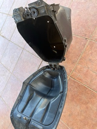 Asiento y Baúl Yamaha Aerox