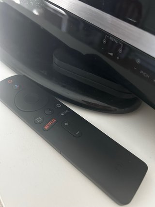 Televisión Sceptre Negra con TV box para ver smart