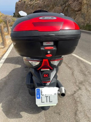 Wottan Strom 125cc Scooter Negra