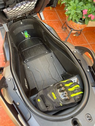 Wottan Strom 125cc Scooter Negra