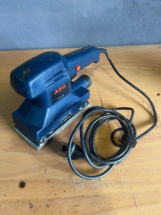 Lijadora AEG VS 230