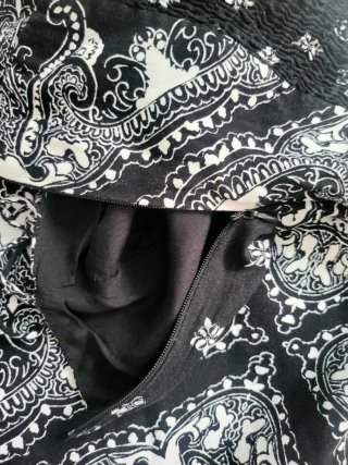 Mono corto tirantes estampado paisley