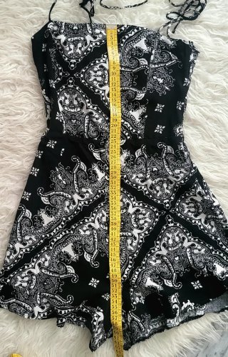 Mono corto tirantes estampado paisley
