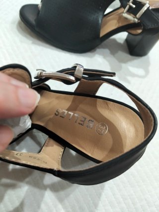 Zapatos de tacón negros