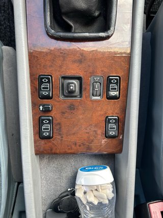 Mercedes-Benz 200E 1990