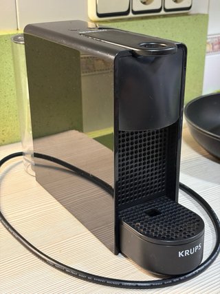 Cafetera Nespresso Essenza Mini Negra