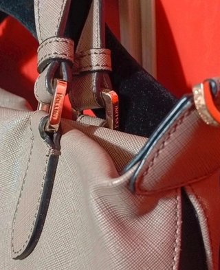 Borsa Pollini pelle stampata beige e oro
