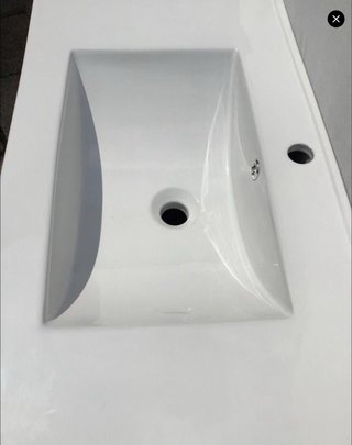 Mueble de baño, lavabo y espejo