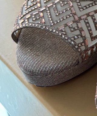 Sandalias MEMBUR doradas y plateadas
