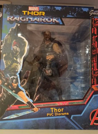 Figura Thor PVC Diorama Marvel Ragnarok