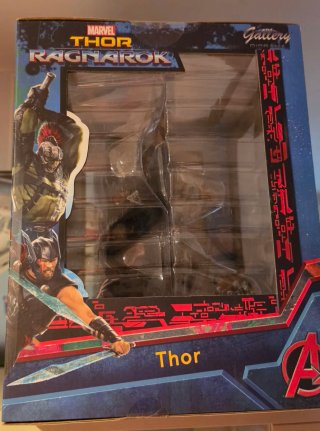 Figura Thor PVC Diorama Marvel Ragnarok
