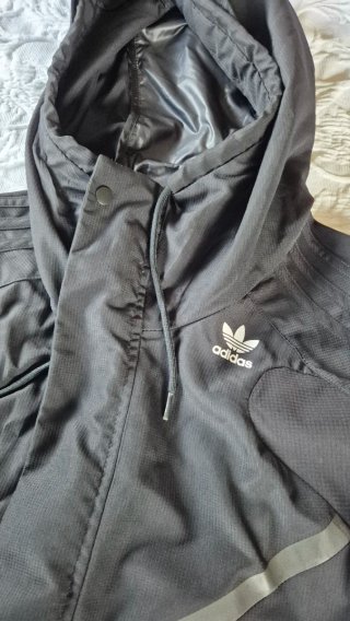 Chaqueta  Adidas Karkaj Negra con Capucha