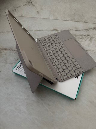 Funda iPad Pro 11 con Teclado y Trackpad