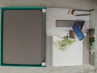 Funda iPad Pro 11 con Teclado y Trackpad