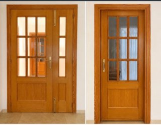 Puertas de madera con cristal, en muy buen estado.