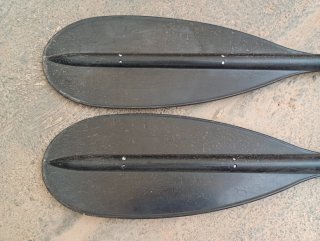 Palas y piragua marca pelican