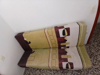 Sofá Cama Beige y Multicolor