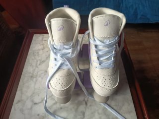 Patines 4 Ruedas Niña Talla 33.