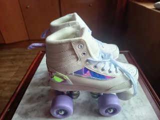Patines 4 Ruedas Niña Talla 33.