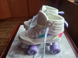 Patines 4 Ruedas Niña Talla 33.