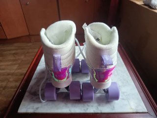 Patines 4 Ruedas Niña Talla 33.