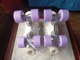 Patines 4 Ruedas Niña Talla 33.