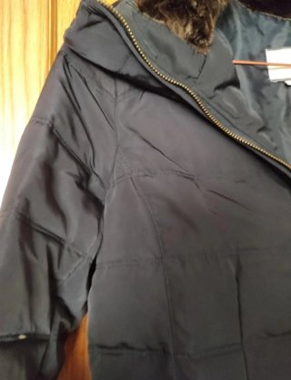 Chaquetón negro mujer con cuello de pelo