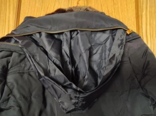 Chaquetón negro mujer con cuello de pelo