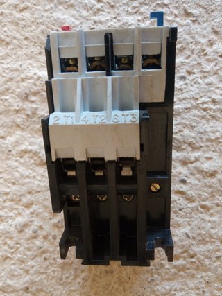 Contactor industrial Joslyn Clark + AGUT RILO-2.6