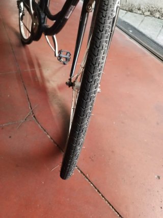 Bicicleta da passeggio nera