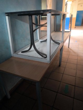 6 Mesas de madera y metal OFERTA SILLAS TAMBIÉN