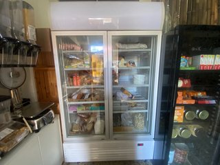 Nevera expositora refrigerada