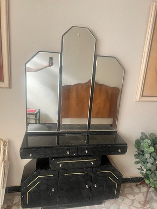 Mobile trucco con specchio nero e dorato