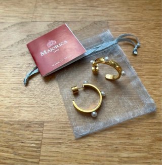 Aros dorados Majorica con perlas