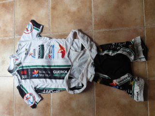 Equipación Ciclismo GUEROLA Valencia, talla M