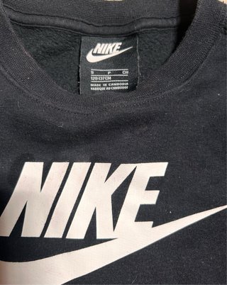 Sudadera Nike Negra con Bolsillo