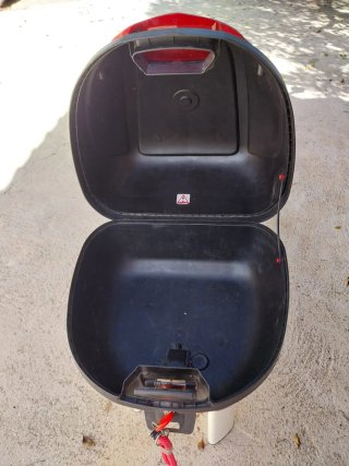 Baúl Moto GIVI Rojo