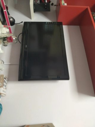 Televisión OKI + mando + cable HDMI largo