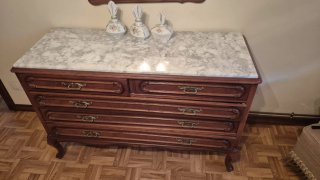 Dormitorio: Cama, Mesillas y Cómoda