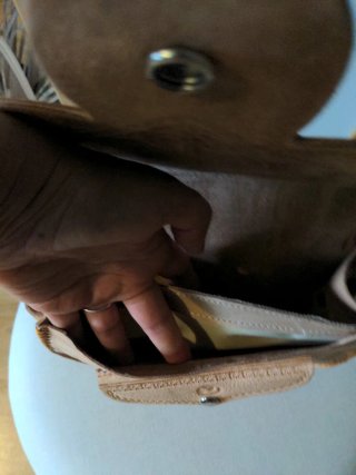Bolso de cuero artesanal beige