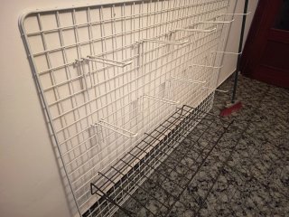Expositor de Reja con Estante y ganchos