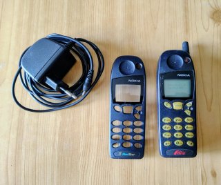 Nokia 5110 original + Cargador y carcasa extra