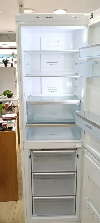 NEVERA COMBI BOSCH NO FROST ENERGÍA A+