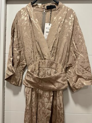 Mono Zara dorado talla M