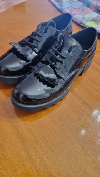 Mocasines charol PAOLA negros